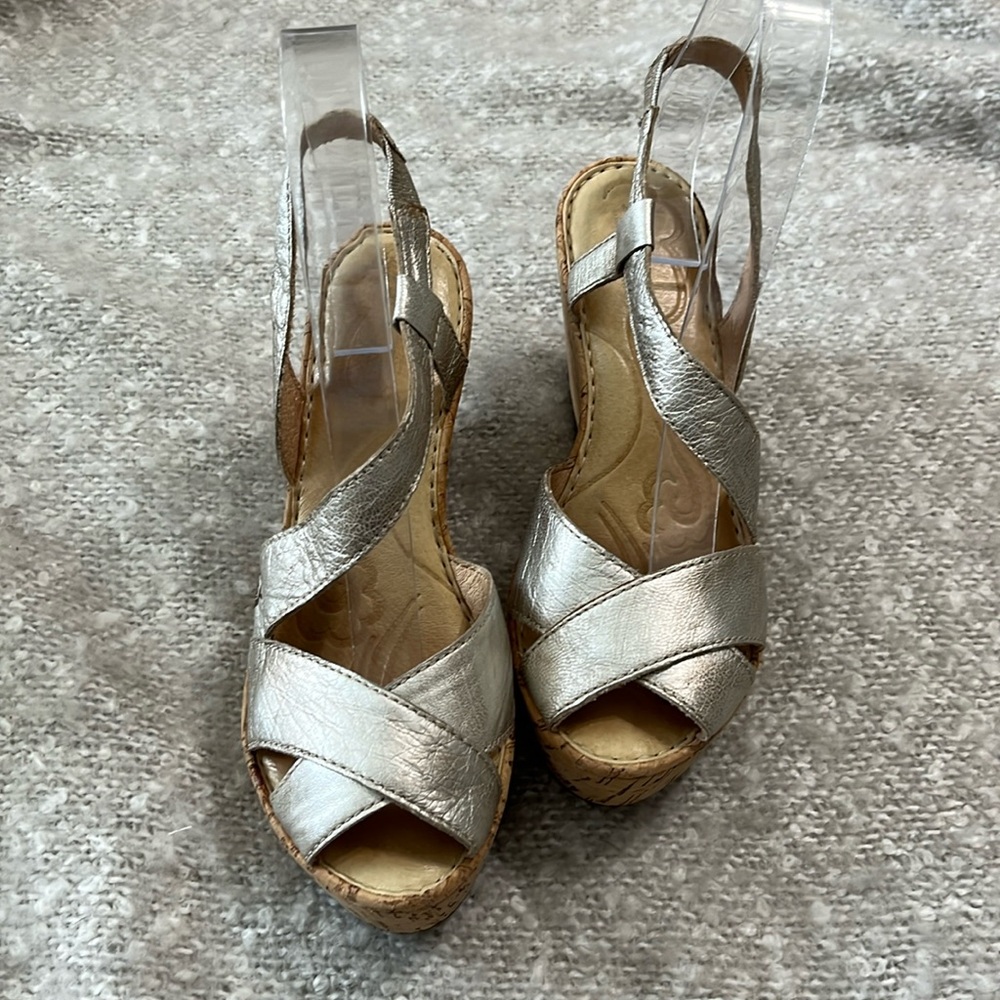 BORN Venetia Panna Cotta Metallic Leather Cork Wedge Platform Sandals Size 6
